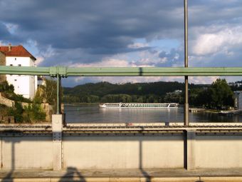 Filename=162a1_Passau.JPG
Filesize=1576KiB
Dimensions=3072x2304
Date added=Sep 16, 2017 162a1_Passau.JPG
