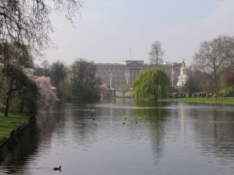 London_Buckingham_Palace.jpg